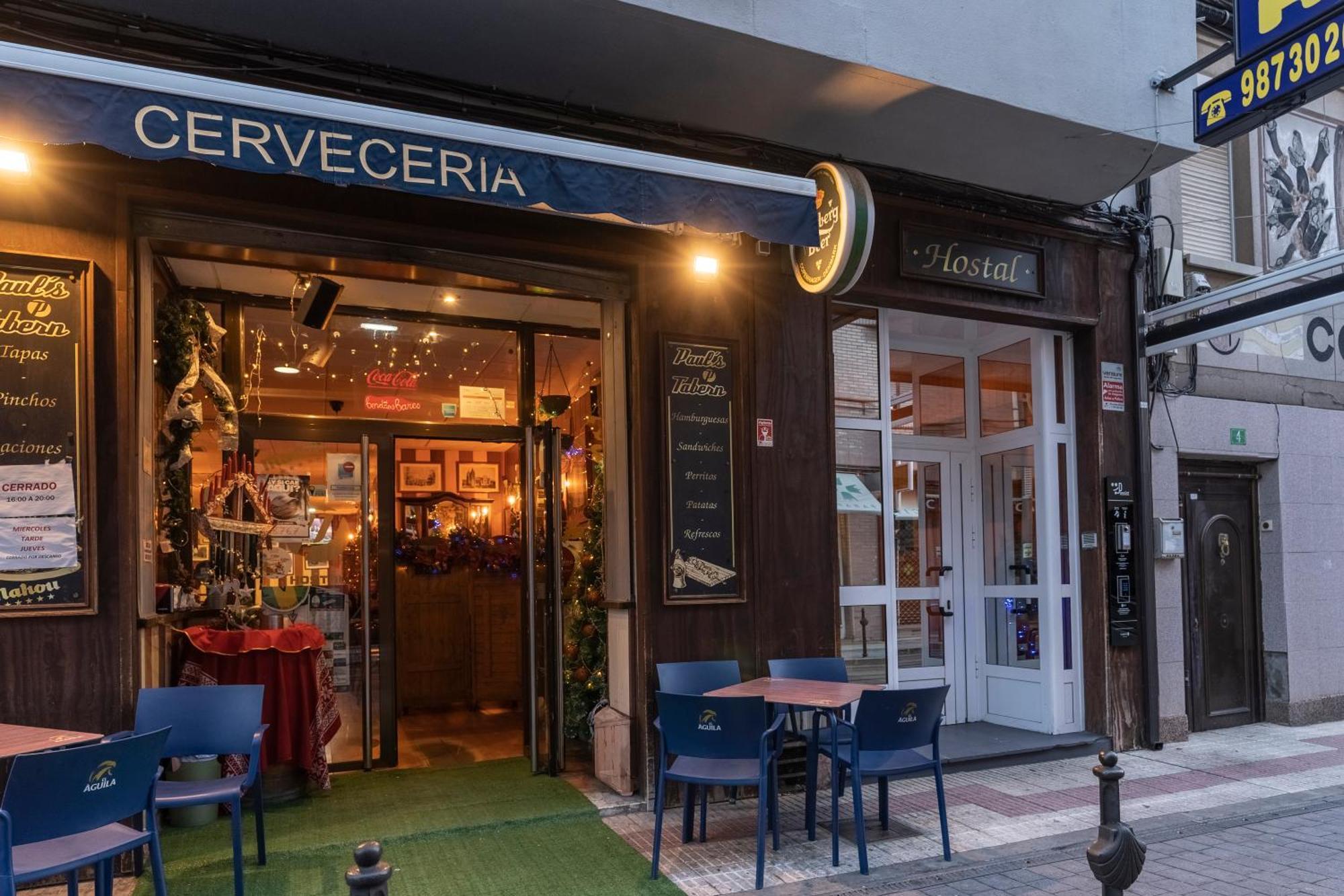 Hostal Julio Cesar La Virgen del Camino Kültér fotó