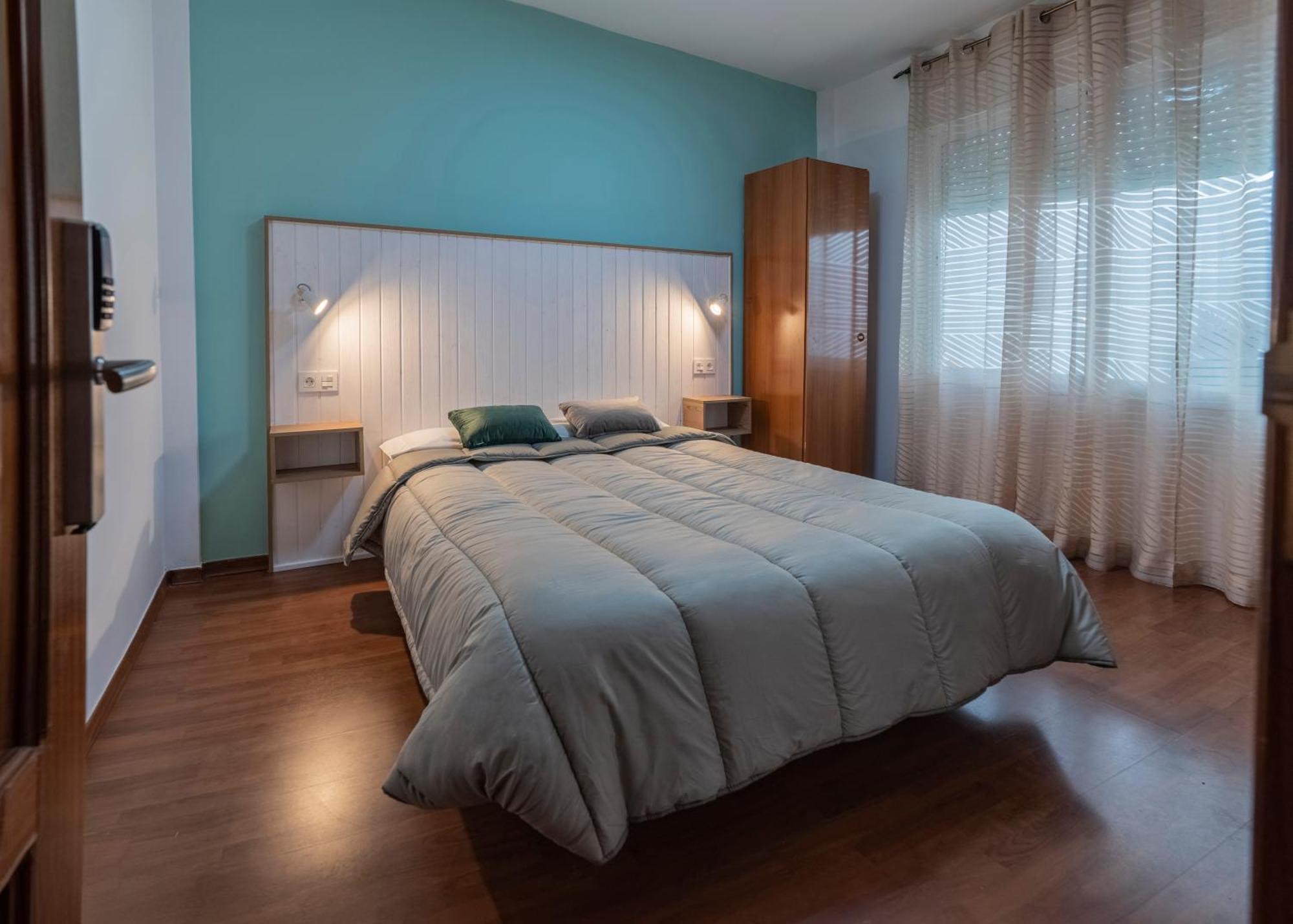 Hostal Julio Cesar La Virgen del Camino Kültér fotó