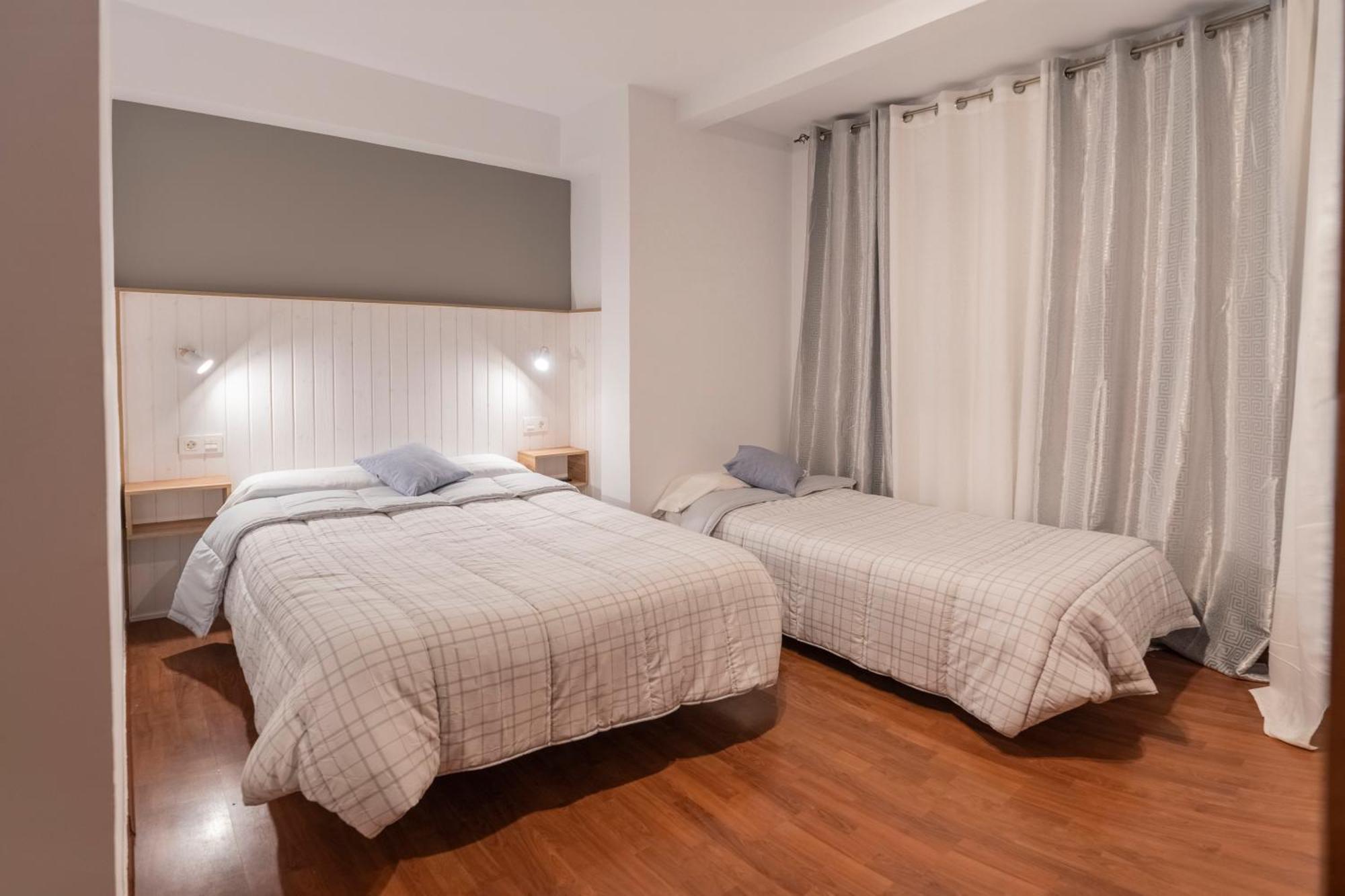 Hostal Julio Cesar La Virgen del Camino Kültér fotó