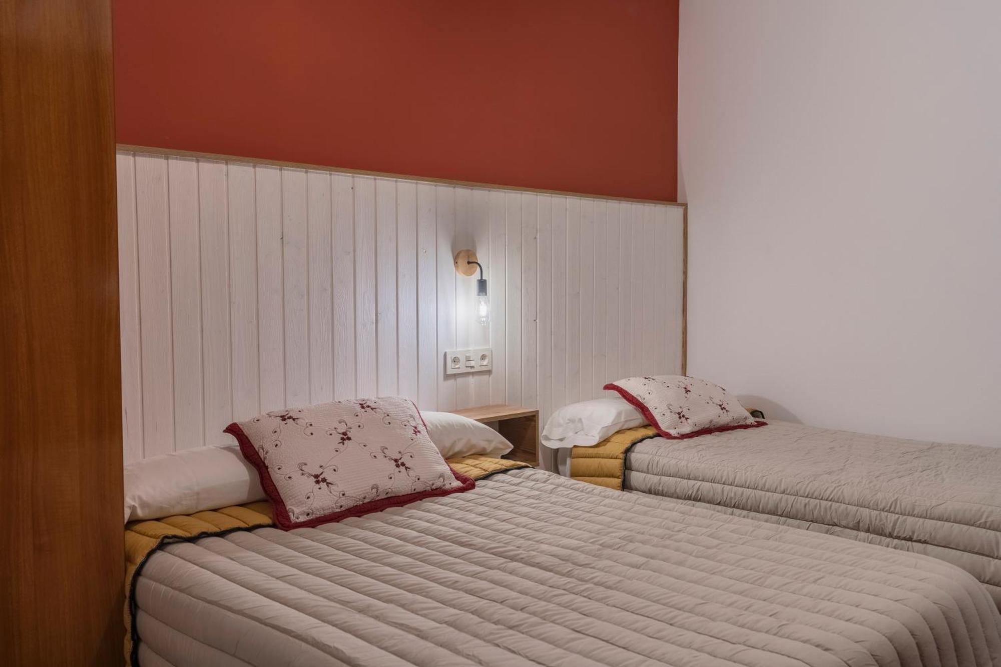 Hostal Julio Cesar La Virgen del Camino Kültér fotó