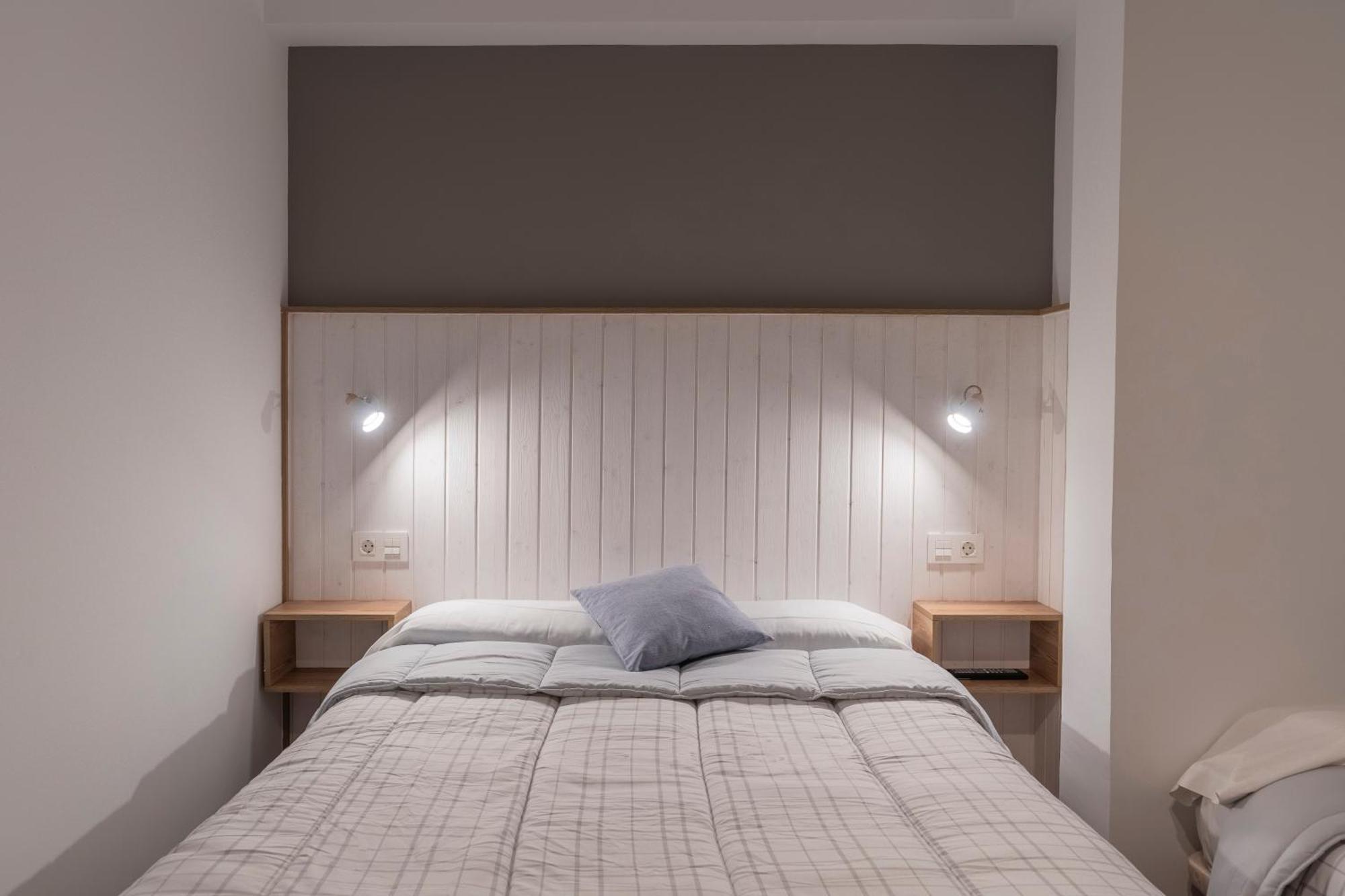 Hostal Julio Cesar La Virgen del Camino Kültér fotó